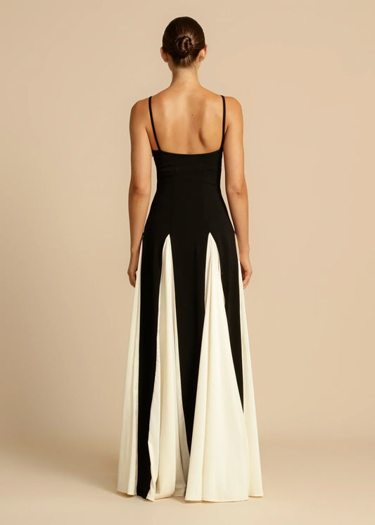 https://cdn.shopify.com/s/files/1/0810/9975/1663/files/5.7-PALOMA-MAXI-8.webp?v=1775496035