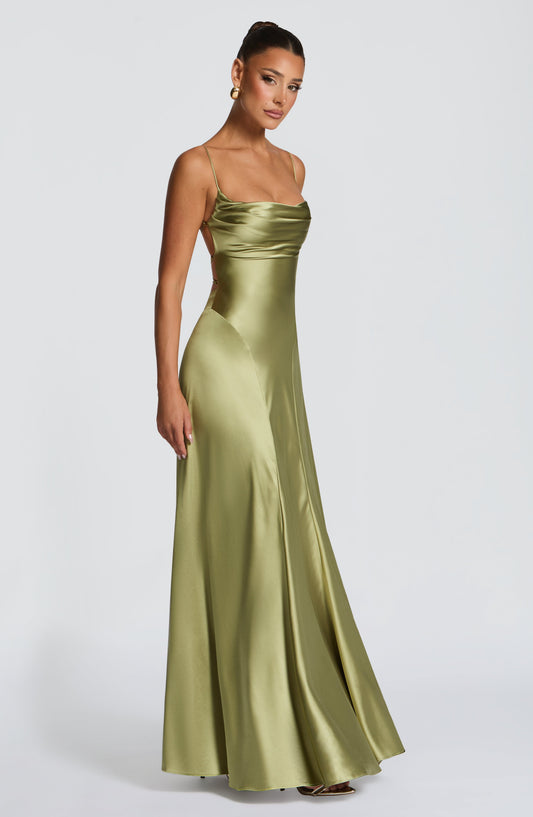 https://cdn.shopify.com/s/files/1/2060/7491/files/adelina-maxi-dress-light-olive-dress-babyboo-fashion-1218118052.jpg?v=1771495654